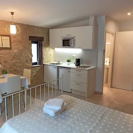 Fonda Comerc Estudio Doble Апартаменты